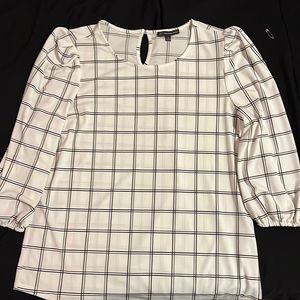 Md long sleeve formal blouse.